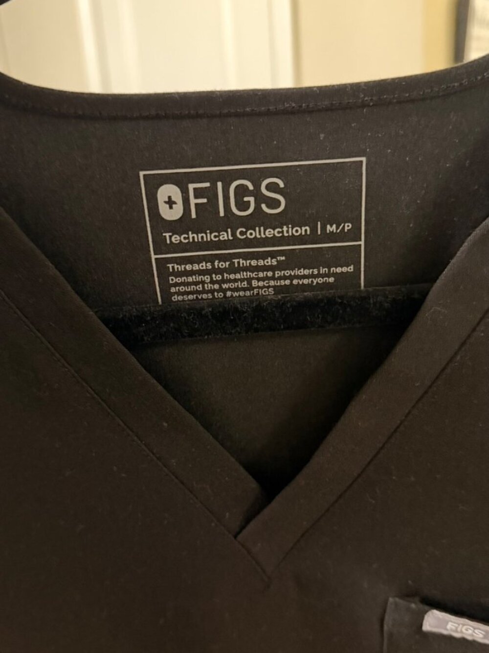 Figs Catarina Black Scrub Top - Picture 3 of 3